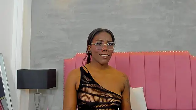 Snapshot of Alaia_Colins chatting on November 2025 05:02:01 AM Alaia Colins online show from November 2025 05:02:01 AM