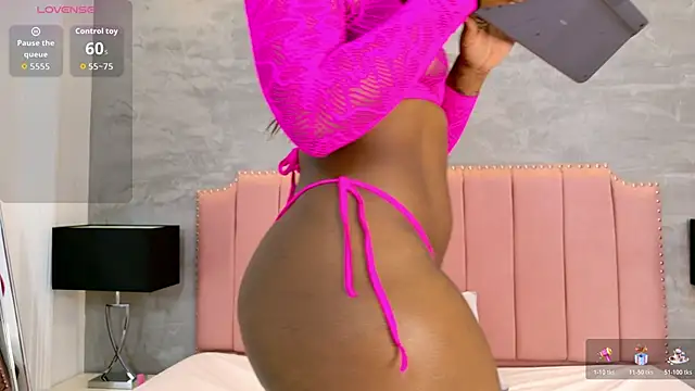 Snapshot of Alaia_Colins chatting on December 2025 04:08:01 AM Alaia Colins online show from December 2025 04:08:01 AM