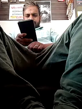 Snapshot of RaviRoy2326 chatting on February 2025 09:43:01 AM RaviRoy2326 online show from February 2025 09:43:01 AM