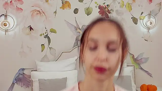 Snapshot of SandraTucker chatting on October 2025 02:53:02 AM SandraTucker online show from October 2025 02:53:02 AM