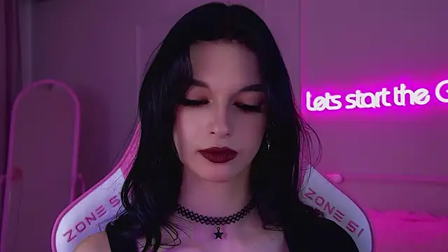 Snapshot of BeverlyMost chatting on March 2025 09:37:02 PM BeverlyMost online show from March 2025 09:37:02 PM