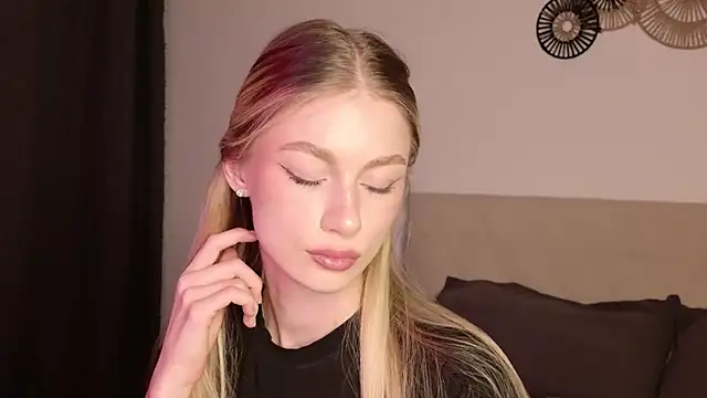 Snapshot of GabriellaOlsen chatting on April 2026 04:03:01 PM GabriellaOlsen online show from April 2026 04:03:01 PM