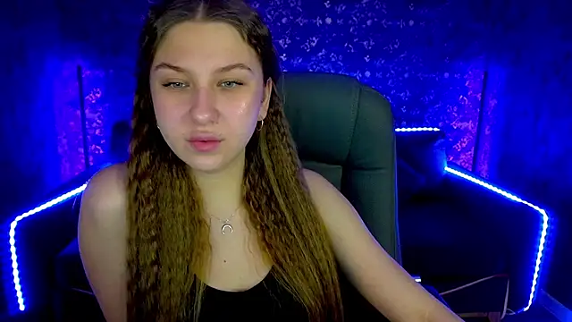 Snapshot of AureliaBliss_ chatting on January 2025 08:15:02 PM AureliaBliss online show from January 2025 08:15:02 PM