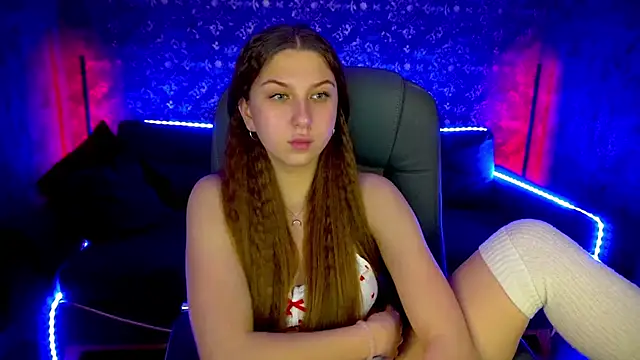 Snapshot of AureliaBliss_ chatting on January 2025 11:17:02 PM AureliaBliss online show from January 2025 11:17:02 PM