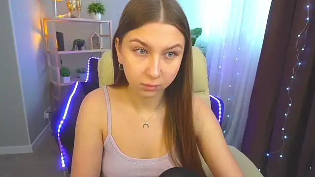 Snapshot of AureliaBliss_ chatting on February 2025 06:45:02 AM AureliaBliss online show from February 2025 06:45:02 AM