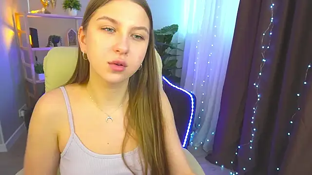 Snapshot of AureliaBliss_ chatting on February 2025 12:50:01 PM AureliaBliss online show from February 2025 12:50:01 PM