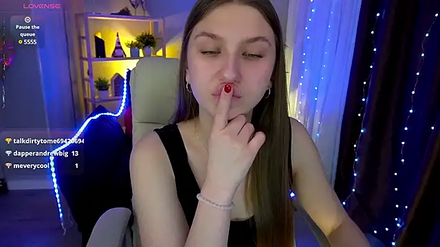 Snapshot of AureliaBliss_ chatting on March 2025 04:14:01 PM AureliaBliss online show from March 2025 04:14:01 PM