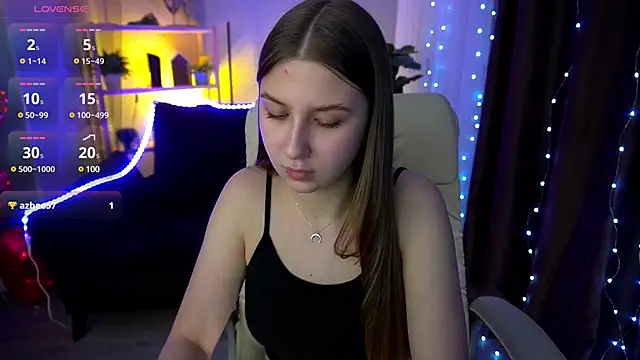 Snapshot of AureliaBliss_ chatting on March 2025 07:25:01 PM AureliaBliss online show from March 2025 07:25:01 PM