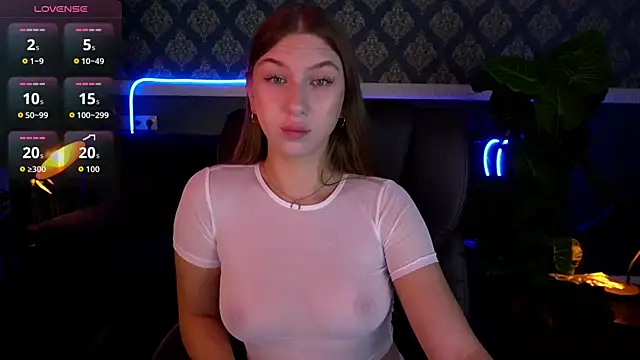 Snapshot of AureliaBliss_ chatting on September 2025 05:53:02 AM AureliaBliss online show from September 2025 05:53:02 AM