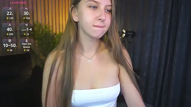 Snapshot of AureliaBliss_ chatting on October 2025 06:30:02 AM AureliaBliss online show from October 2025 06:30:02 AM