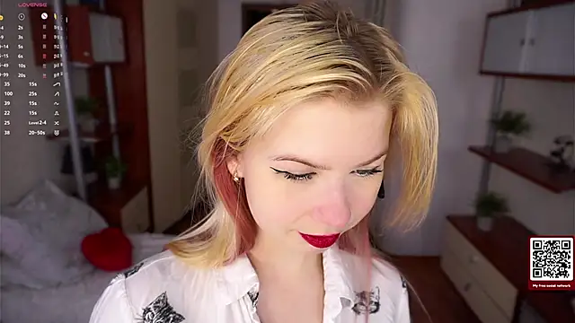 LynetHakes online show from December 2025 09:22:01 PM