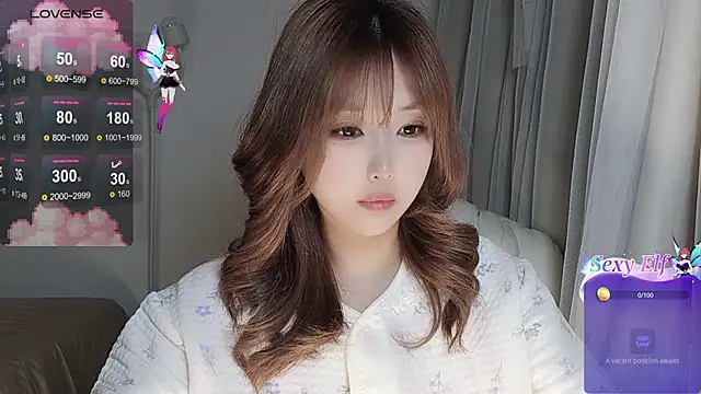 Snapshot of tunestar chatting on March 2026 12:09:01 PM tunestar online show from March 2026 12:09:01 PM