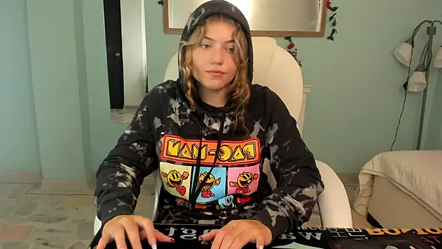 alaia greyy online show from February 2025 01:30:01 PM