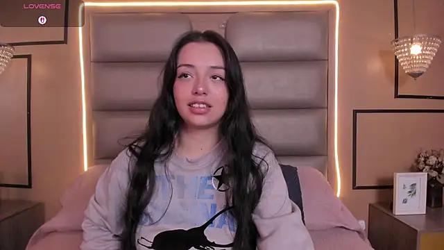 Snapshot of CAYLINCOLLINS chatting on February 2026 03:04:01 AM CAYLINCOLLINS online show from February 2026 03:04:01 AM