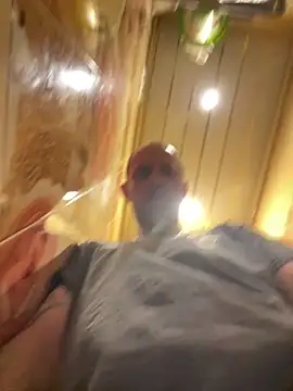 Snapshot of MaxDevilWhite chatting on February 2026 06:37:01 AM MaxDevilWhite online show from February 2026 06:37:01 AM