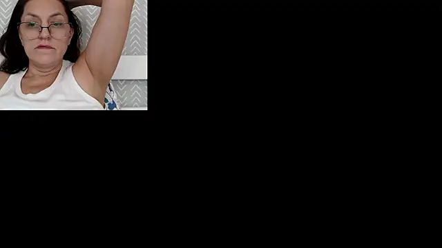 Snapshot of Soffya_Soy chatting on November 2025 10:56:02 PM Soffya Soy online show from November 2025 10:56:02 PM