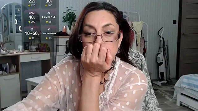 Snapshot of Soffya_Soy chatting on November 2025 11:42:02 PM Soffya Soy online show from November 2025 11:42:02 PM