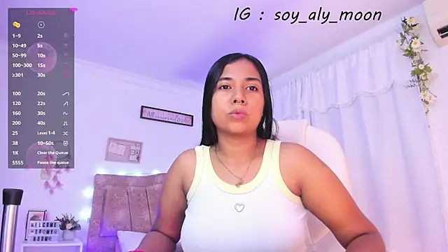 Snapshot of soy_aly_moon chatting on September 2025 10:10:02 PM soy aly moon online show from September 2025 10:10:02 PM