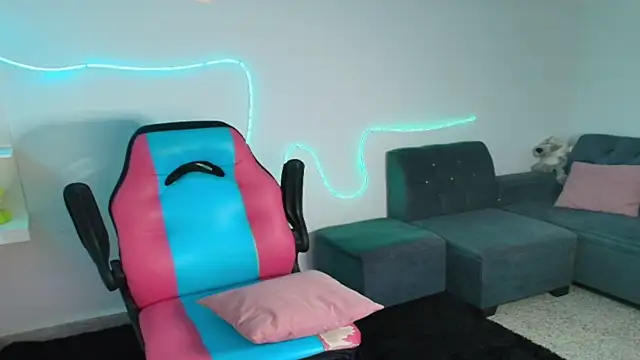 Snapshot of gisell363472 chatting on November 2025 11:14:02 PM gisell363472 online show from November 2025 11:14:02 PM