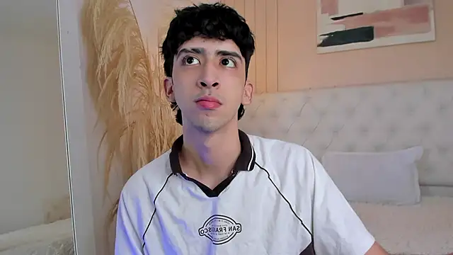 Snapshot of Alezzandro_ chatting on October 2025 08:05:02 PM Alezzandro online show from October 2025 08:05:02 PM