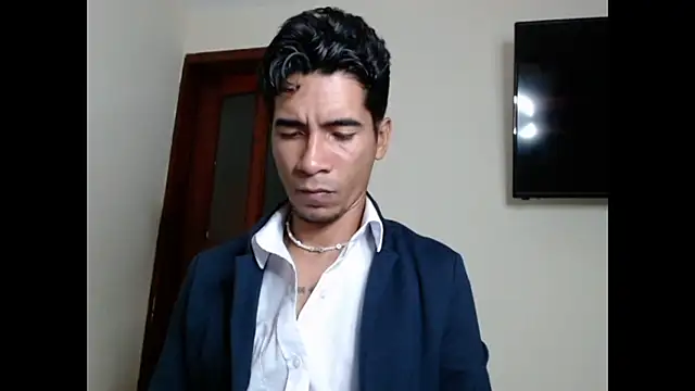 Snapshot of King_Liam chatting on January 2025 10:43:01 AM King Liam online show from January 2025 10:43:01 AM