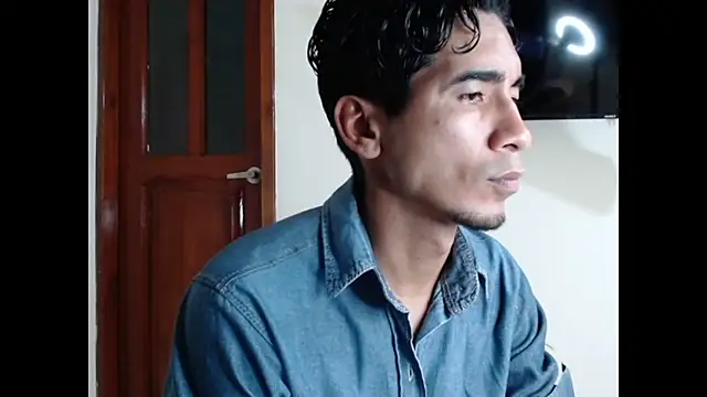 Snapshot of King_Liam chatting on January 2025 01:48:02 AM King Liam online show from January 2025 01:48:02 AM