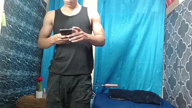Snapshot of HENRY_SENNI chatting on March 2025 08:11:01 PM HENRY SENNI online show from March 2025 08:11:01 PM