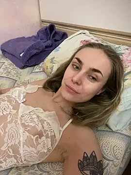 White Lu online show from January 2025 10:22:01 PM