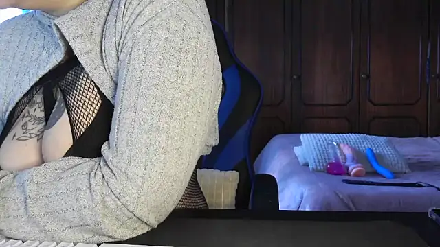 bunnyfox420 online show from December 2025 02:04:01 PM