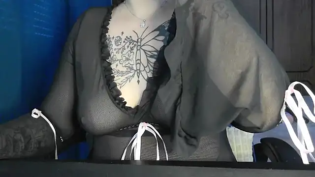 bunnyfox420 online show from December 2025 05:09:01 PM