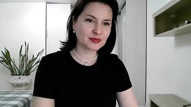 Victoria Glam online show from September 2025 05:35:01 PM