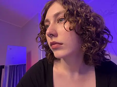 Snapshot of Molli_Luv chatting on February 2025 11:33:01 AM Molli Luv online show from February 2025 11:33:01 AM