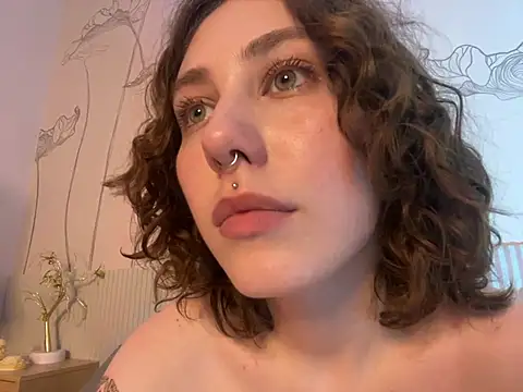 Snapshot of Molli_Luv chatting on February 2025 05:47:02 PM Molli Luv online show from February 2025 05:47:02 PM