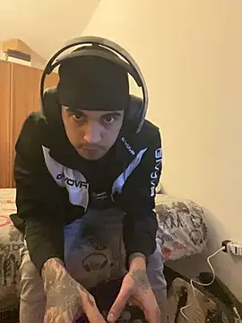 Snapshot of tony51753 chatting on January 2025 07:07:01 PM tony51753 online show from January 2025 07:07:01 PM