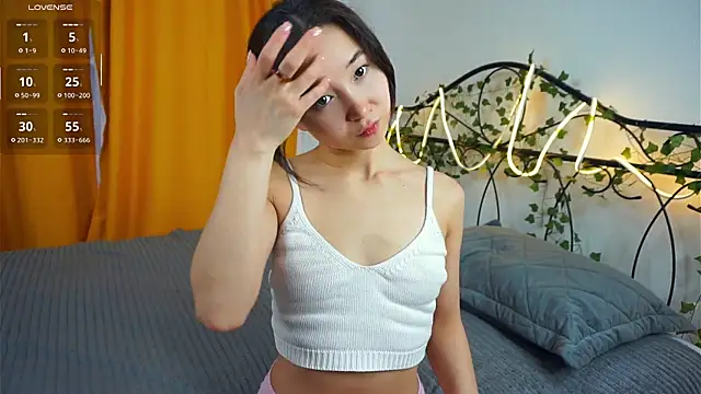 Snapshot of VeronaCritchlow chatting on November 2025 07:52:02 AM VeronaCritchlow online show from November 2025 07:52:02 AM