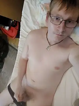 Arttuforyounakedboy online show from March 2026 01:37:01 PM