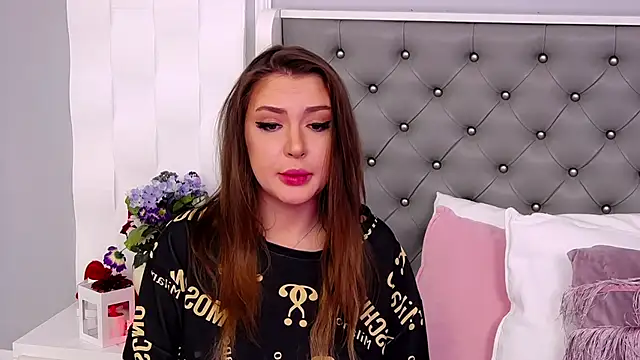 Snapshot of AlmaNoble chatting on December 2025 08:38:01 PM AlmaNoble online show from December 2025 08:38:01 PM