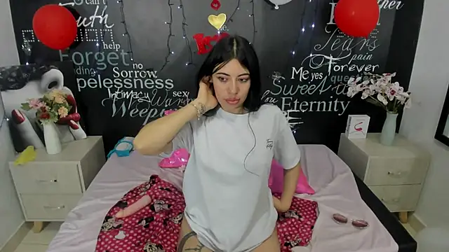 Snapshot of MelodyHott2 chatting on March 2025 10:29:02 AM MelodyHott2 online show from March 2025 10:29:02 AM