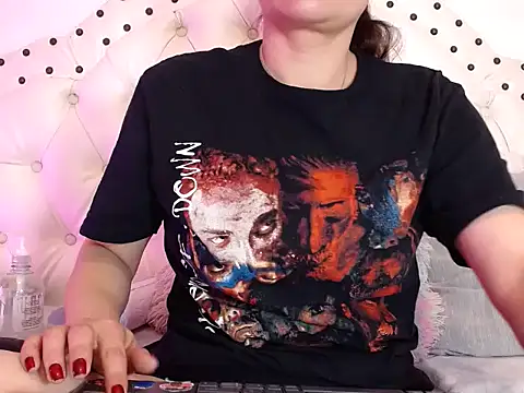 isabelajonesgl online show from November 2025 05:25:01 PM