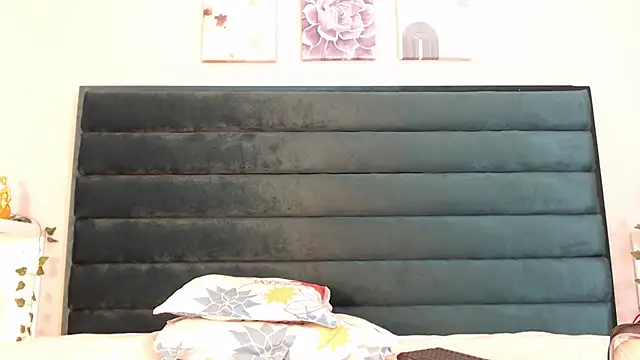 AmmyPike1 online show from October 2025 12:37:01 PM