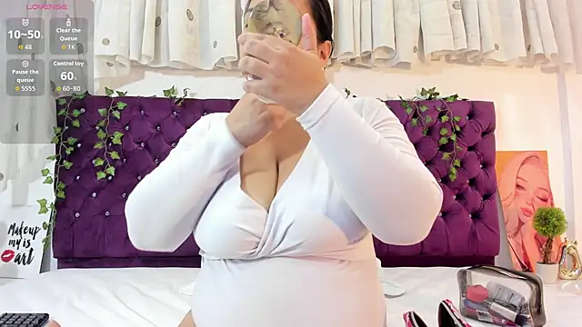 AmmyPike1 online show from March 2026 02:32:01 PM