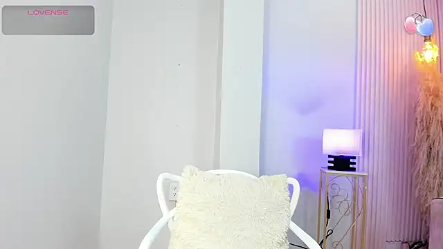 Snapshot of alana_rossetti chatting on February 2026 12:27:01 PM alana rossetti online show from February 2026 12:27:01 PM