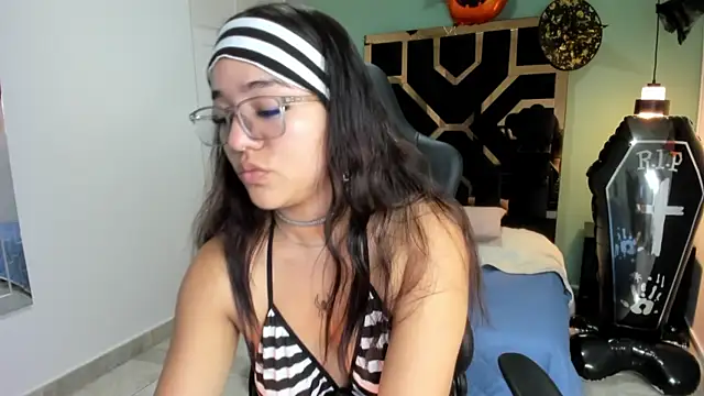 Billie Jhonson  online show from October 2025 07:03:02 PM