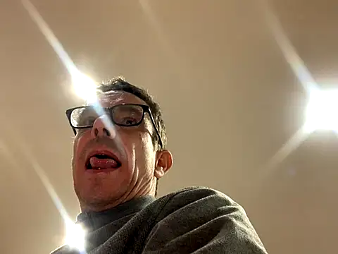 Kenhornu online show from November 2025 05:01:02 PM