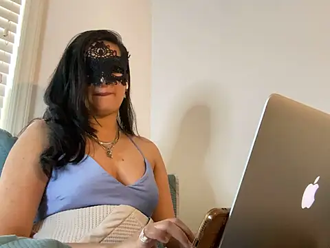 desiiiinigal online show from April 2026 09:34:02 PM