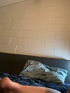 thequeenkendall2025 online show from February 2025 10:43:02 AM