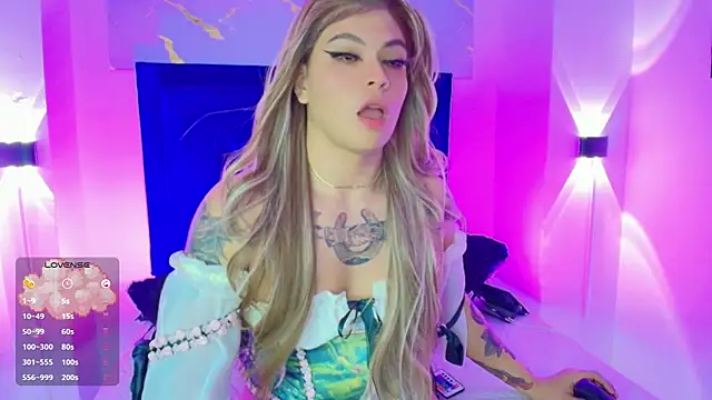 Snapshot of REBECA_VALENTINE chatting on January 2025 01:27:01 AM REBECA VALENTINE online show from January 2025 01:27:01 AM