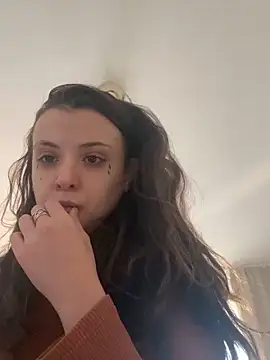 Snapshot of bunnythetailor chatting on December 2025 01:05:01 PM bunnythetailor online show from December 2025 01:05:01 PM