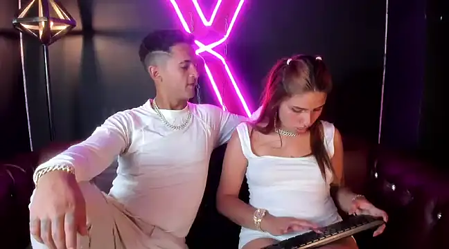 Snapshot of Nikki_and_Mayk chatting on February 2025 02:27:02 AM Nikki and Mayk online show from February 2025 02:27:02 AM