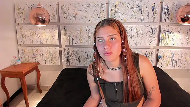 Snapshot of Nikki_and_Mayk chatting on February 2025 02:29:02 AM Nikki and Mayk online show from February 2025 02:29:02 AM